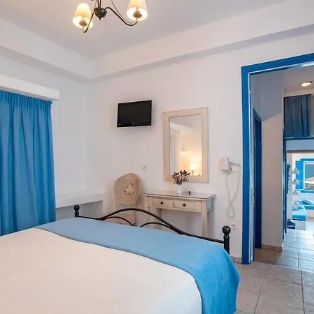 Daire Blue Dolphin Antiparos Family Pool